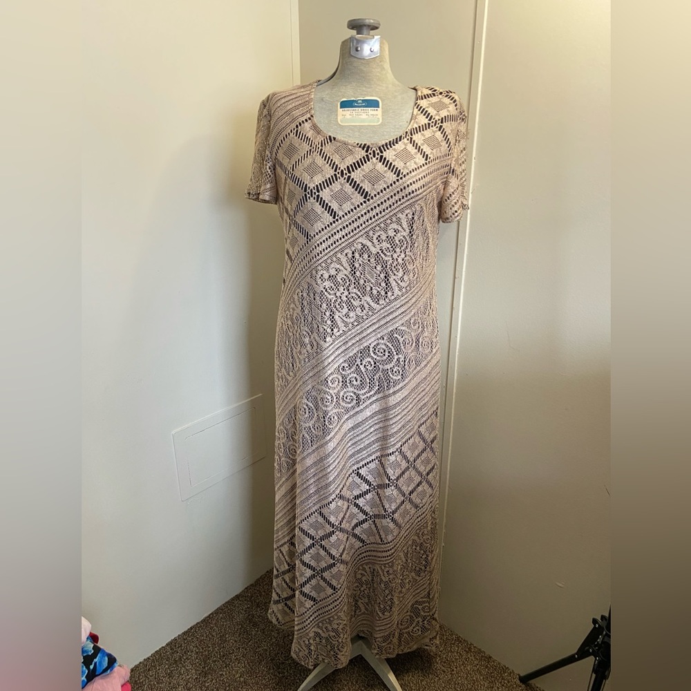 Dress Barn Long Tan Crocheted Lace Short Sleeve Dress Women’s 10